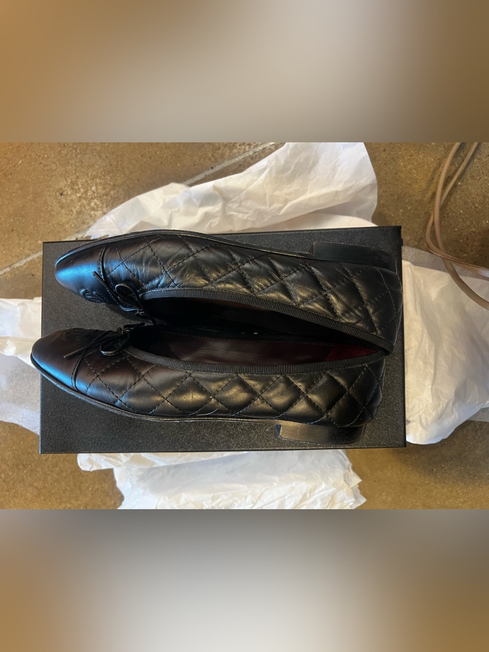 CHANEL BALLET FLATS Aged Calfskin 
Black - Picture 5 of 9